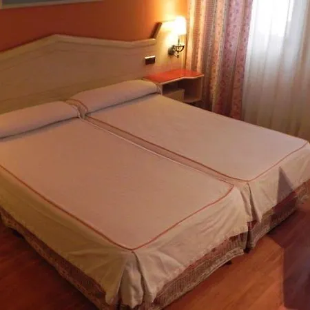 Ana Maria Hotell Granada