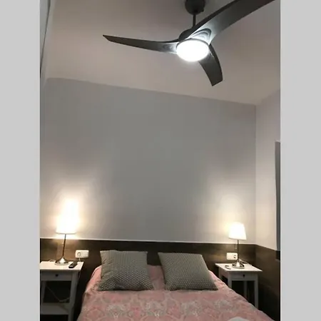 Bonito Apartamento Junto A Paseo De La Bomba * Granada