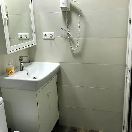 Bonito Apartamento Junto A Paseo De La Bomba * Granada