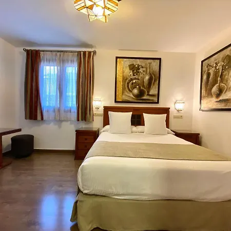 Hostal Rodri (Adults Only) 2*