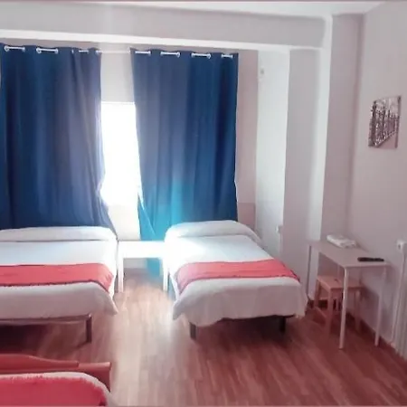 Duquesa Hostel *