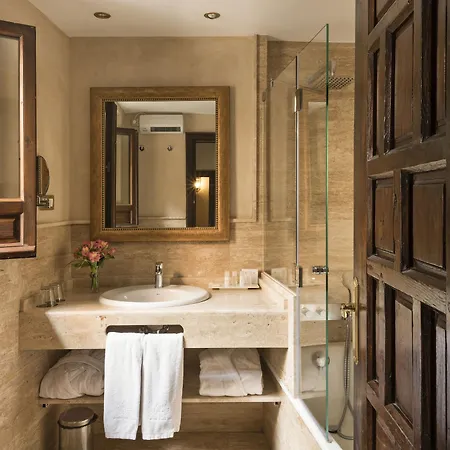 Ξενοδοχείο Casa 1800 3*