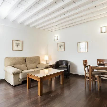 Laurel Apartment *
