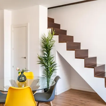 Precioso En El Centro De Apartamento *