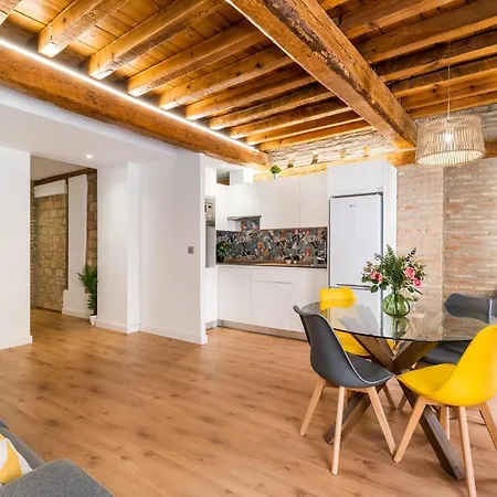 Precioso En El Centro De Apartamento *