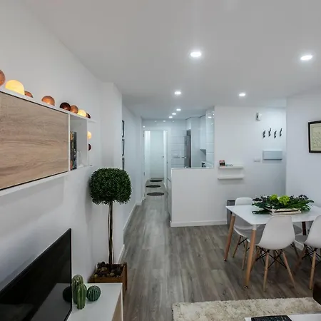 Renovado Y Confortable En El Centro De Apartamento