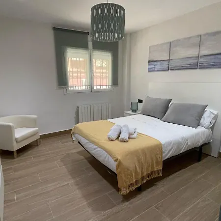 Vivienda Turistica Paseo Del Salon Lägenhet