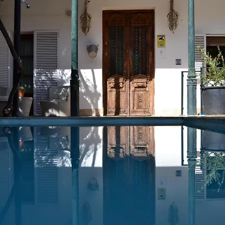 Comares Lodge