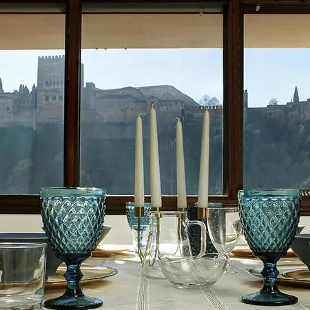 Chezmoihomes Alhambra Penthouse 2 Private Terraces アパート