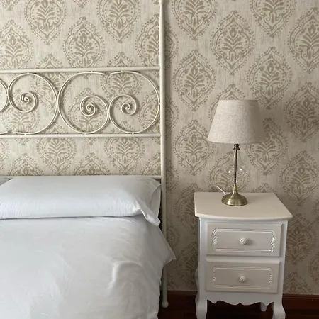 Comares Lodge