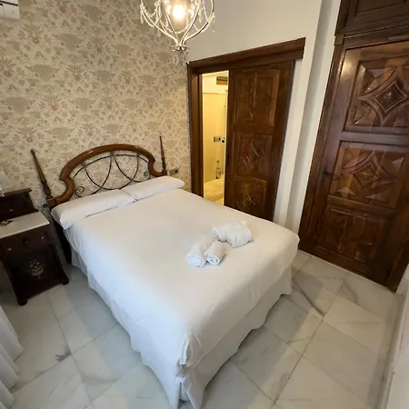 Lodge Comares