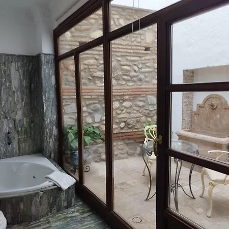 Lodge Comares *