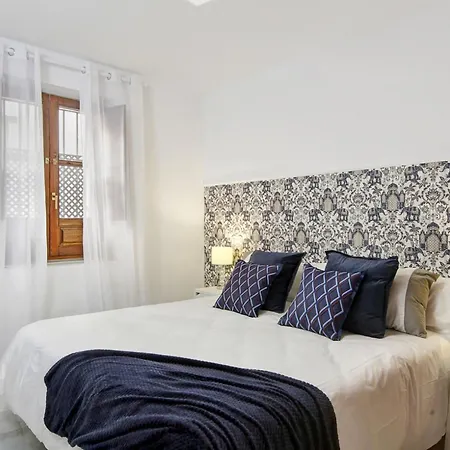 アパート Chezmoihomes Alhambra Penthouse 2 Private Terraces
