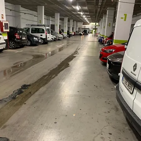 Caballerizas Con Parking Gratuito En Pleno Centro Lägenhet