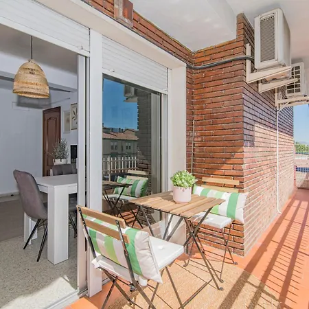 Delfin Retreat Con Terraza Junto A Parada De Metro * Granada