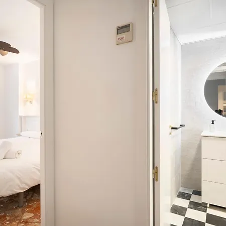 Apartment Ronda 193 Junto A Hospitales Y Cerca Centro Con Parking Gratis *