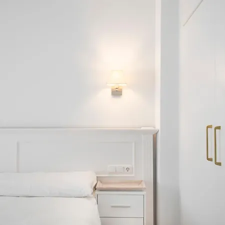 Ronda 193 Junto A Hospitales Y Cerca Centro Con Parking Gratis Apartment