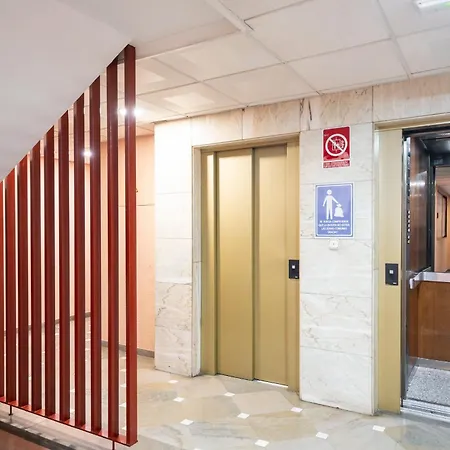 Ronda 193 Junto A Hospitales Y Cerca Centro Con Parking Gratis Apartment *