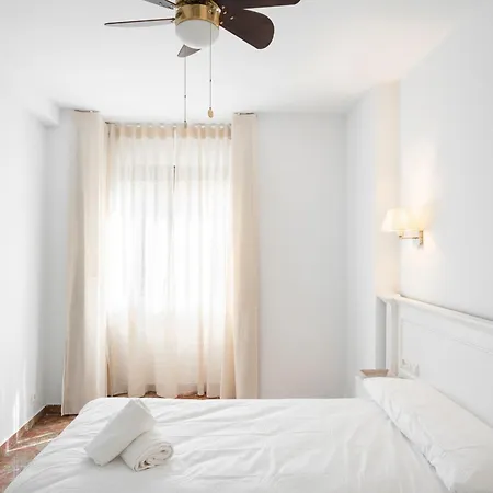 Apartment Ronda 193 Junto A Hospitales Y Cerca Centro Con Parking Gratis *