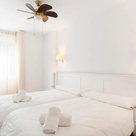 Apartment Ronda 193 Junto A Hospitales Y Cerca Centro Con Parking Gratis