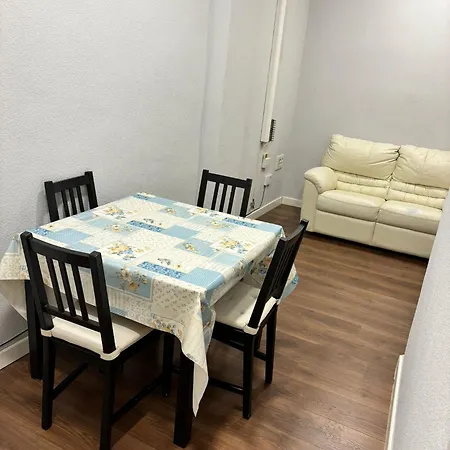 Habitación en casa particular Plaza De La Caleta 2 *
