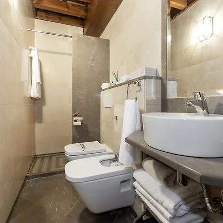 Apartamento En Pleno Centro, Aljibe Rodrigo Del Campo 2c