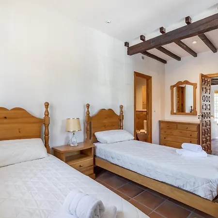 Rural En Dilar Con Piscina Privada Granada