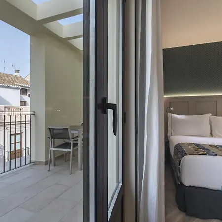 Eurostars Puerta Real גרנדה