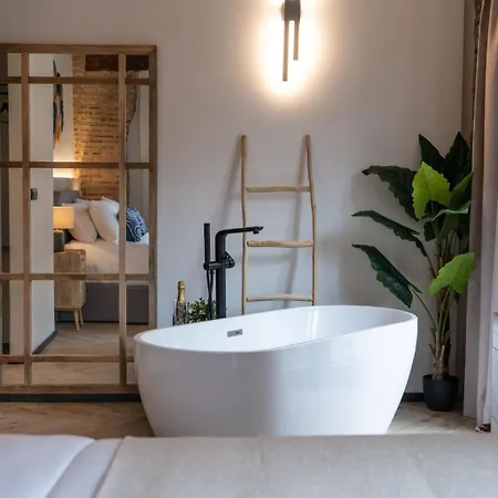 Amiras Homes Collection Отель
