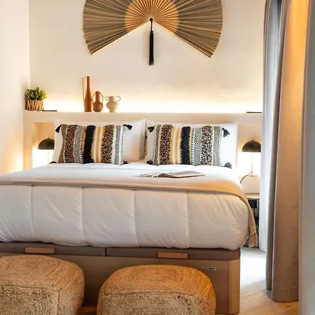 Отель Amiras Homes Collection *