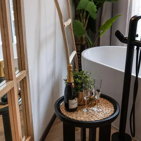 Amiras Homes Collection Отель