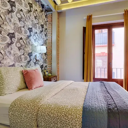 Ziri Suites - Hostatel * 格拉纳达