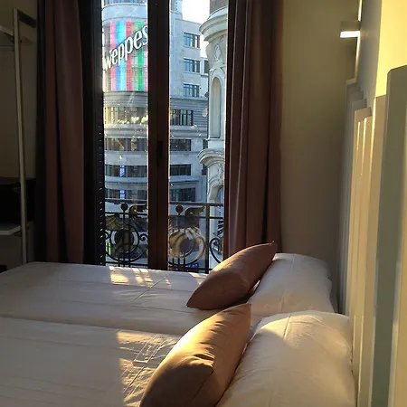 מלון Gran Via 44 4*