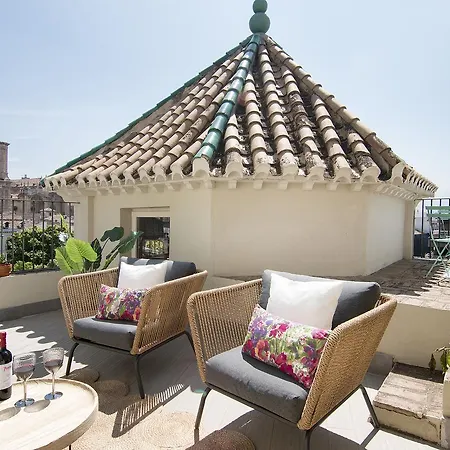 Chezmoihomes Luxury Cathedral Penthouse * 格拉纳达