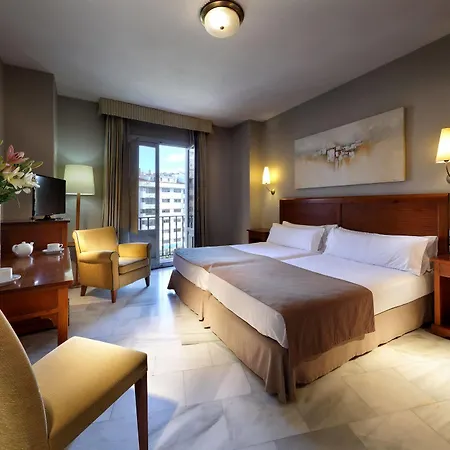 מלון Eurostars Puerta Real 4*