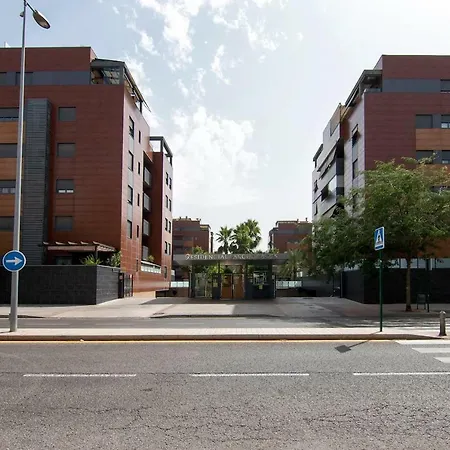 Forum-ciencias Con Piscina, Gym & Parking Granada