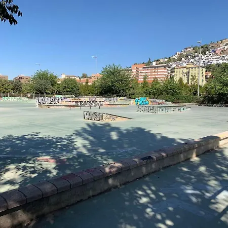 Apartamento En Granada Con Facil Aparcamiento En La Zona Granada
