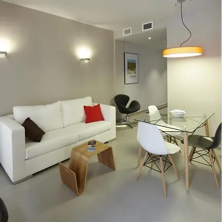 Apartamentos Caballerizas Granada Con Parking Gratuito En Pleno Centro