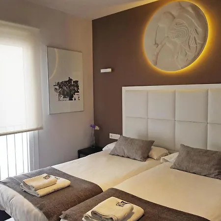 Apartamentos Caballerizas Granada Con Parking Gratuito En Pleno Centro Апартаменты Гранада