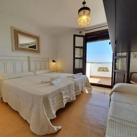 La Luna Del Sur Bed & Breakfast 2*