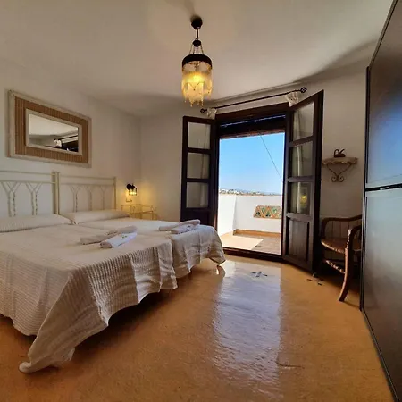 La Luna Del Sur Bed & Breakfast 2*