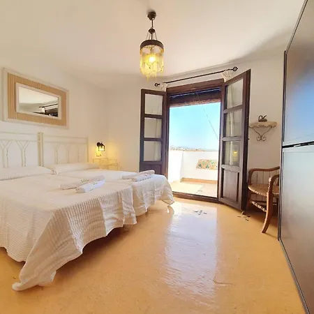 La Luna Del Sur Bed & Breakfast 2*