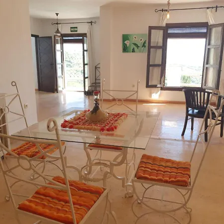 La Luna Del Sur Bed & Breakfast 2*