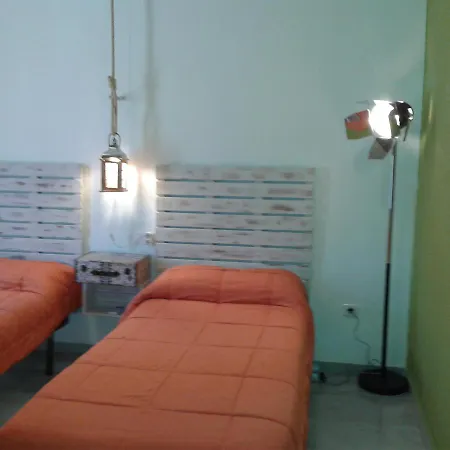 Old Town Hostal *