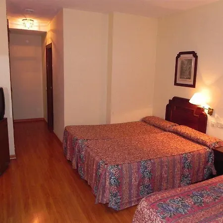 Ana Maria Otel Granada