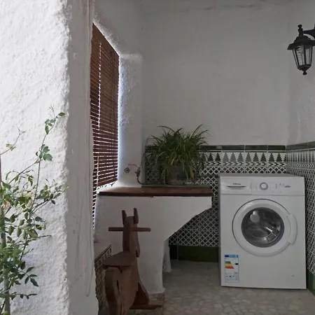 Holiday home La Casa De Pintores, Junto Al Centro De Granada