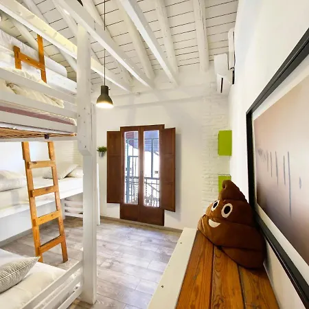 Makuto Coliving House Hostal