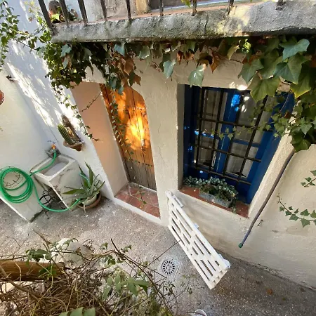 Makuto Coliving House Hostal