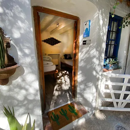 Makuto Coliving House Hostal *
