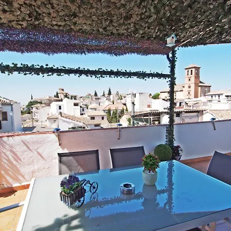Vakantiehuis Madinat Garnata, Parking & Rooftop Terrace